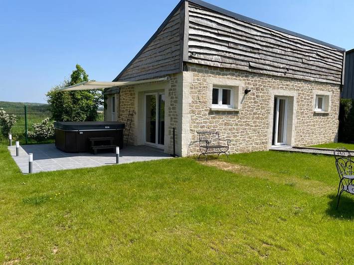 Location de vacances pour 4 personnes, avec terrasse ainsi que jardin et jacuzzi dans Neuve-Maison - 3