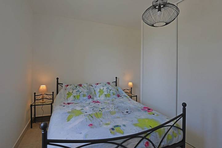 Location de vacances pour 6 personnes, avec piscine ainsi que jardin et terrasse à Saint-Laurent-de-Carnols - 2