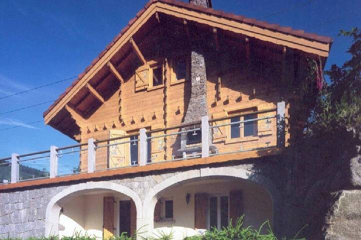 Maison pour 11 personnes, avec balcon et jardin, animaux acceptés à La Bresse