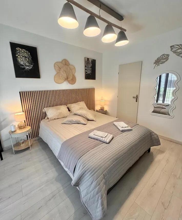 Alojamiento y desayuno para 4 personas, con sauna y jardín además de vistas y terraza - 1
