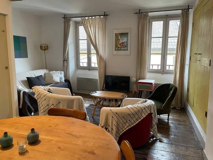 Gîte pour 8 personnes dans Office De Tourisme De Pays Des Vallees D Ax - 4