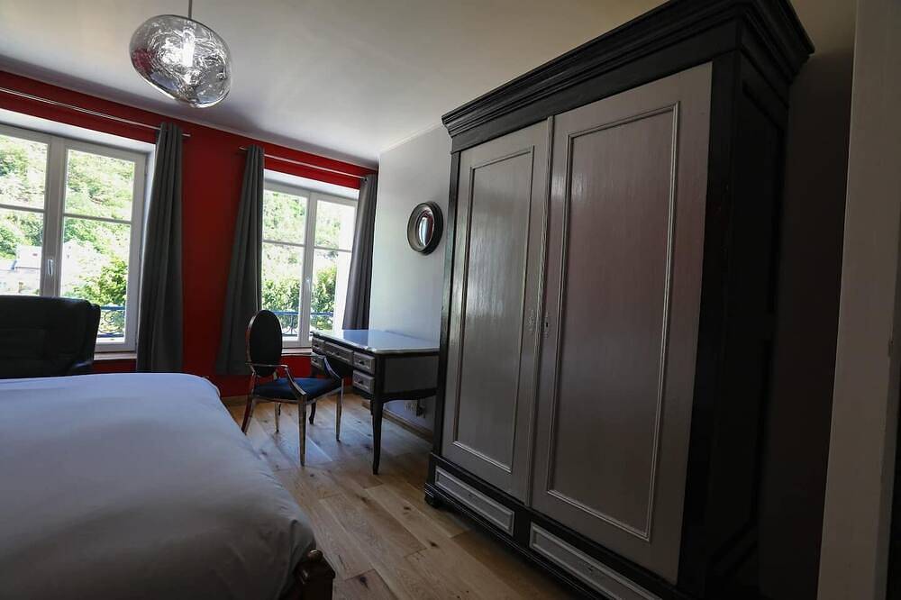 Comfortable guest house just a stone's throw from the Meuse river and the \"voie verte\". in Revin, Regionaler Naturpark Ardennen