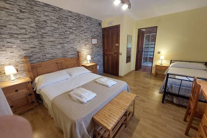 Cottage (Vollvermietung) El Pozo de la Cotarra für 8 Personen in Cabezuela, Segovia Provinz
