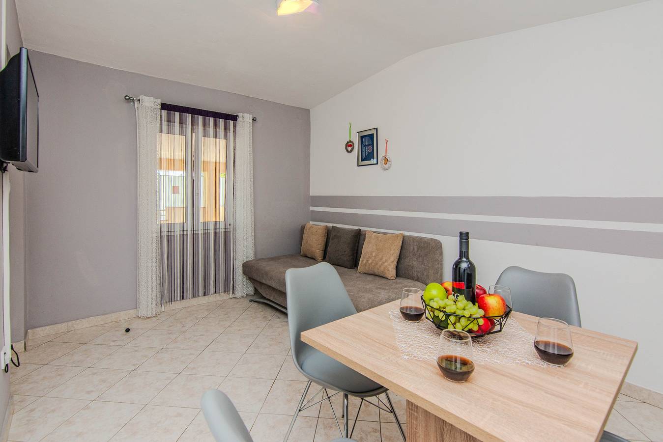 Ganze Wohnung, 1-Zimmer-Ferienwohnung mit Terrasse Zukve, Zadar A-24559-d in Nin, Zadar