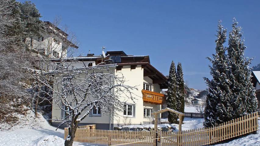 Ferienhaus für 11 Personen, mit Balkon in Tobadill