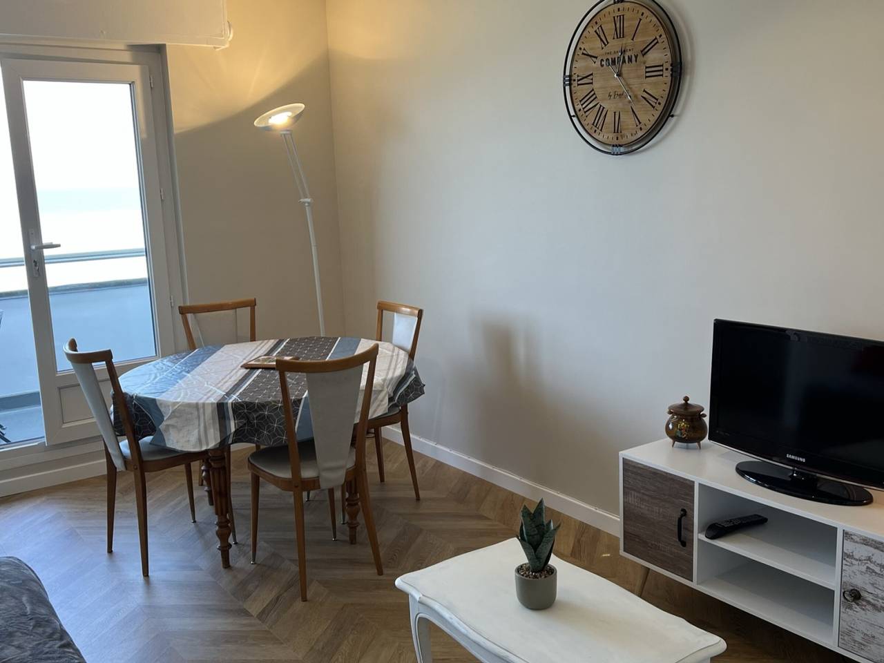Studio entier, Studio cabine avec parking près de la plage in Varaville, Région de Caen