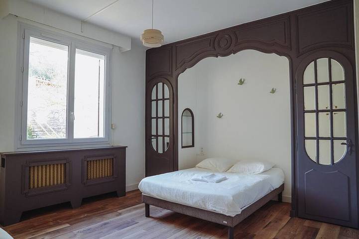 Gîte pour 7 personnes, avec terrasse ainsi que piscine et jardin, animaux acceptés à Vallon-Pont-d'Arc - 2