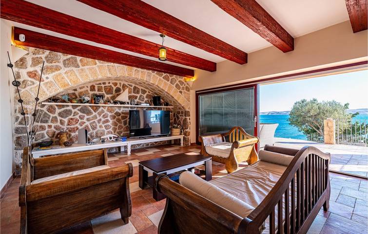 Cozy 1.5km to Beach: 350sqm Apartment with Pool and Parking in Lukovo Šugarje, Kvarn land