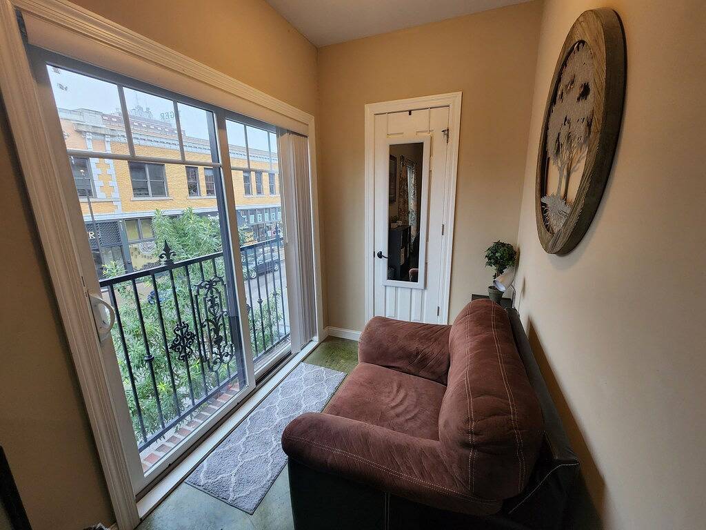 Ganze Wohnung, 9th St. Beals Loft in der Innenstadt von Columbia in Columbia (MO), Missouri