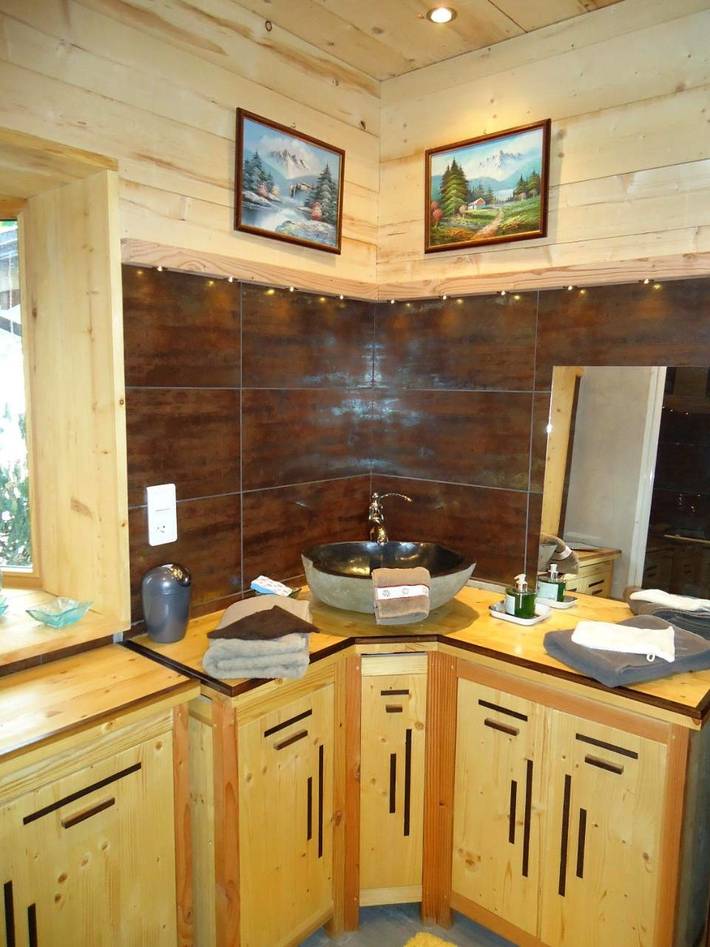 Cottage pour 2 personnes, avec terrasse et jardin à Venthon