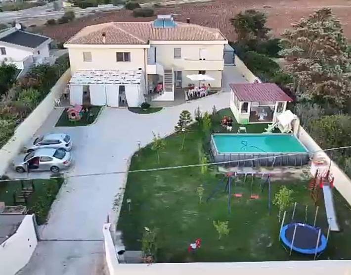 Casa de vacaciones para 2 personas, con piscina además de vistas y jardín - 1