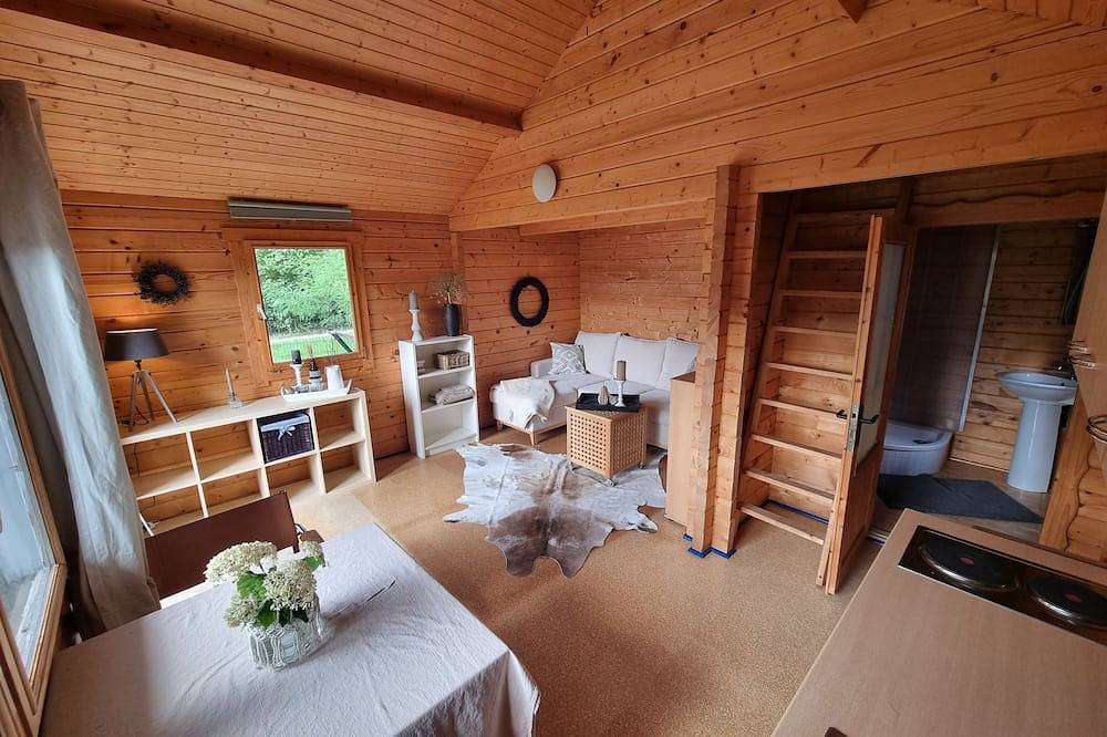 Kleine Schwedennhütte am See | Sauna | Kanu | Steg inkl. | 1 min. zum See in Lychensee, Lychen