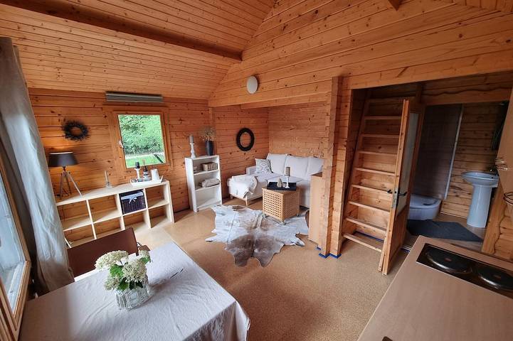 Kleine Schwedenhütte am See | Sauna | Kanu | Steg inkl. | 1 min. zum See in Lychensee, Lychen