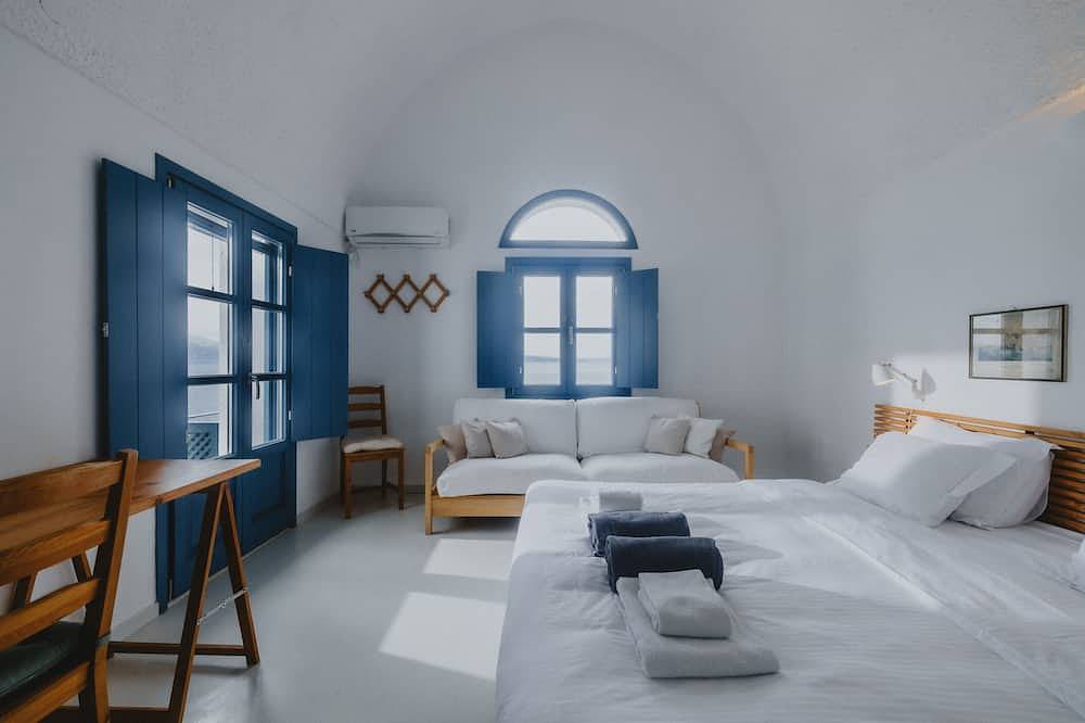 Armeni Seaside Villa - mit eigenem Bootsservice! in Oia, Santorin