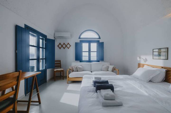 Armeni Seaside Villa - mit eigenem Bootsservice! in Oia, Santorin
