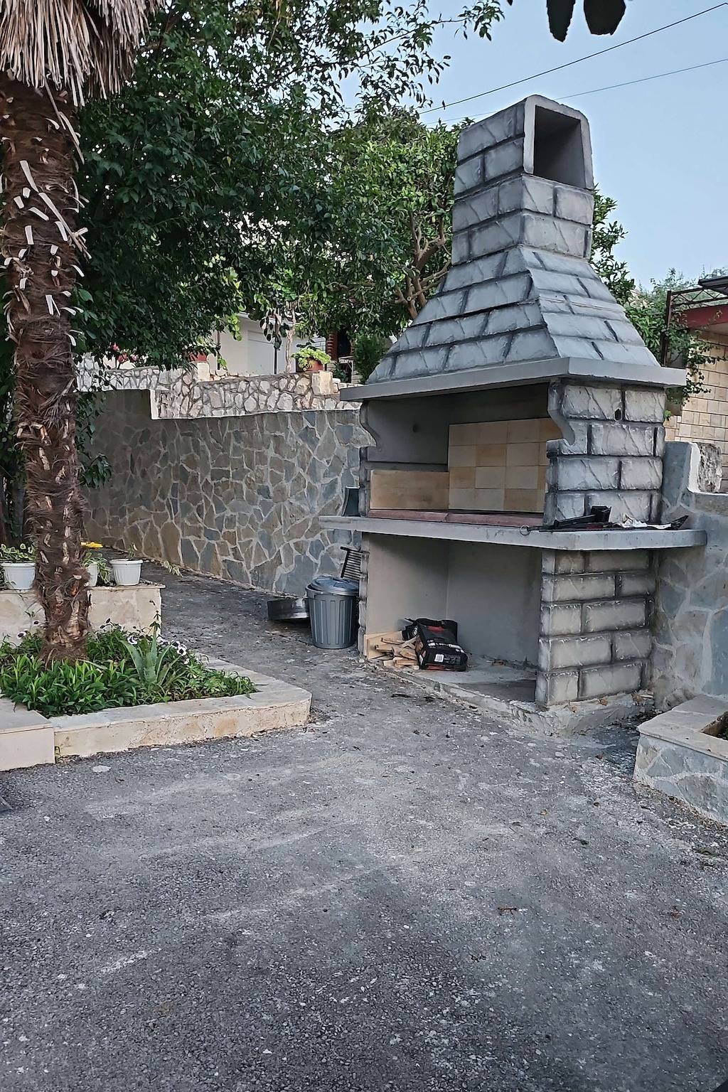 Ganze Wohnung, 4-Zimmer-Ferienwohnung mit Balkon und Meerblick Okrug Gornji, Ciovo A-23007-a in Okrug Gornji, Ciovo