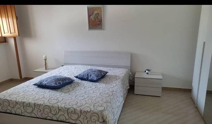 Casa vacanza per 4 persone, con panorama e giardino in Torre Suda