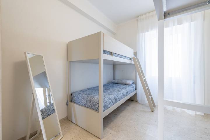 Gîte pour 6 personnes, avec terrasse et jardin dans Ospedaletti - 4