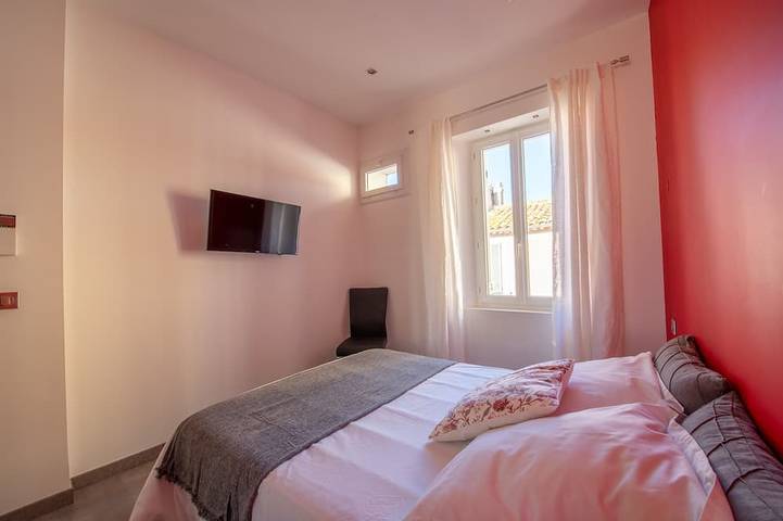 Gîte pour 4 personnes, avec terrasse, animaux acceptés dans Office de Tourisme Sainte Maxime - 2