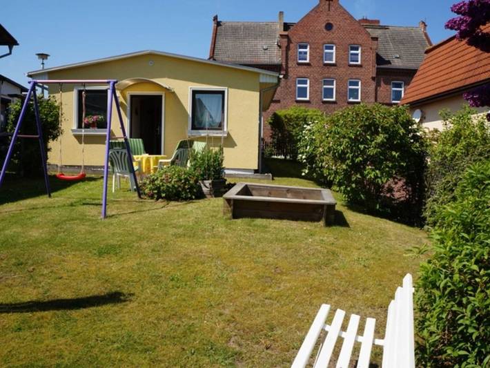 Strandhaus für 3 Personen, mit Terrasse und Garten in Göhren