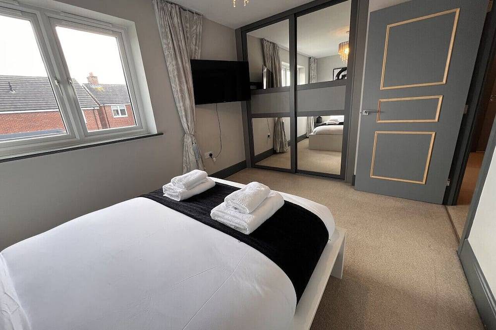Luxury Durham Home in Dh1, Free Parking, No Fees in Durham, County Durham