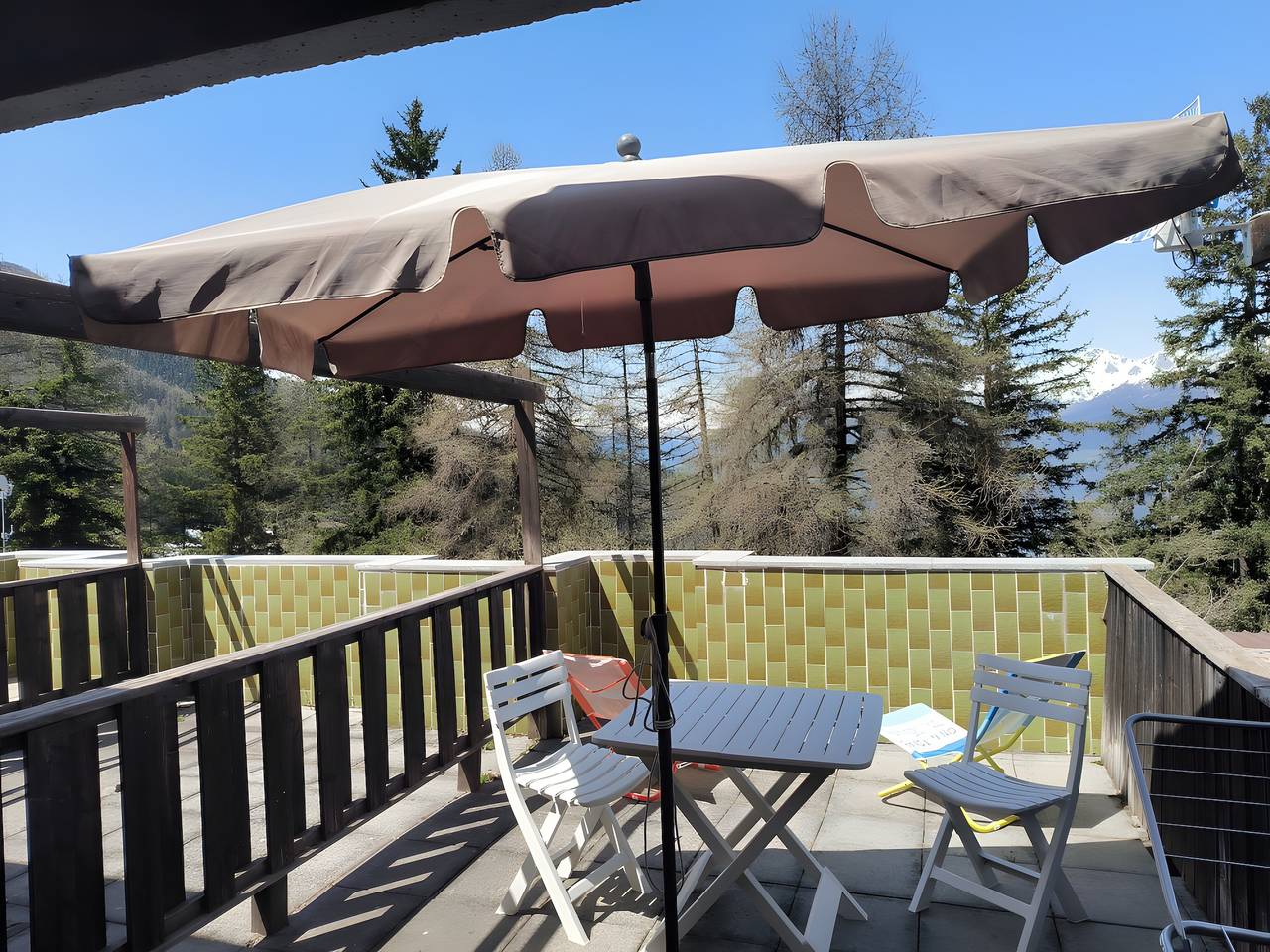 Entire apartment, Apartment 'Casa Andrea Vista Monte Bianco' with Mountain View, Balcony and Wi-Fi in Comune di Gressan, Italian Alps