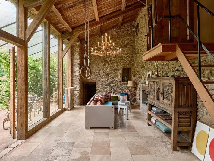 Location de vacances pour 8 personnes, avec jardin ainsi que vue et terrasse à Chalais (Aquitaine) - 2