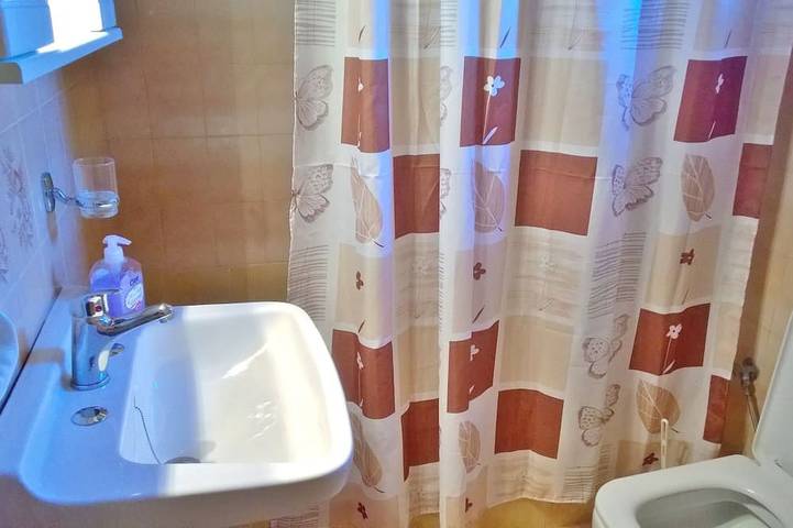 Location de vacances pour 5 personnes, avec jardin ainsi que terrasse et piscine dans Kavos - 4