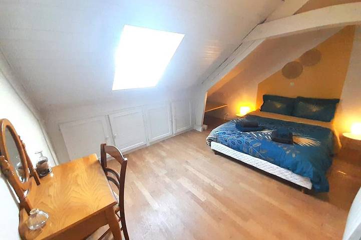 Location de vacances pour 11 personnes, avec jacuzzi ainsi que jardin et terrasse à Buzançais