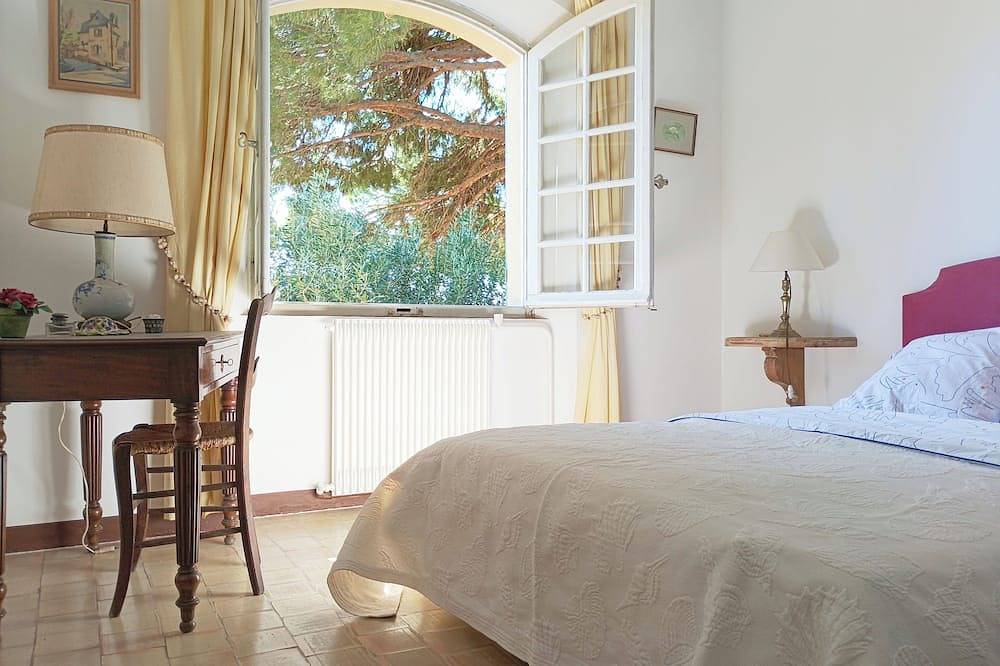 Magnifique Maison Familiale Avec vue sur la Baie de Sanary in Ollioules, Toulon region