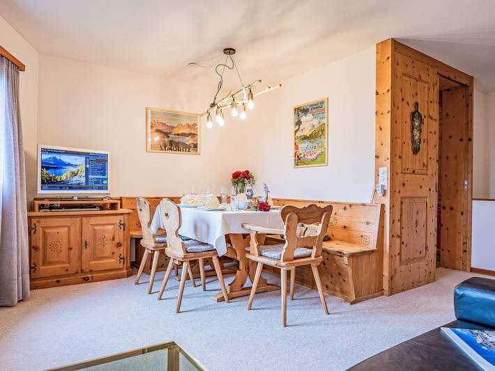Ferienwohnung für 4 Personen, mit Balkon und Garten im Engadin