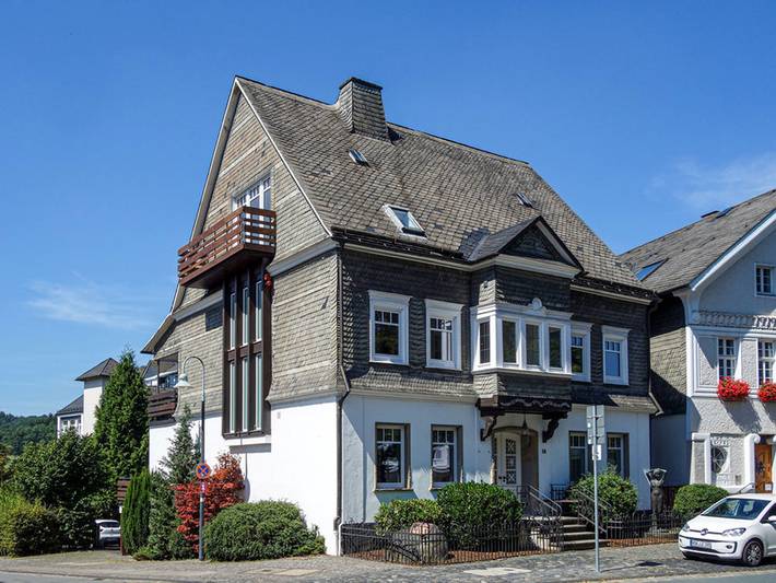 Ganze Wohnung, Ferienwohnung 'Sophie Stecker' mit Bergblick, privater Terrasse und Wi-Fi in Schmallenberg, Hochsauerlandkreis