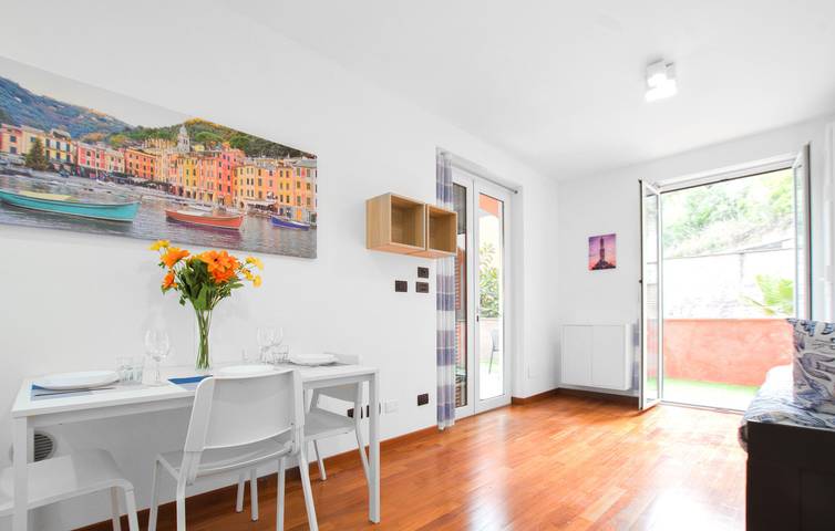 Strandhaus mit Garage, Terrasse und Klimaanlage – 2 km bis zum Strand in Albisola Superiore, Riviera di Ponente