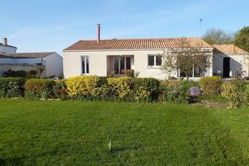 Gîte pour 8 personnes, avec jardin et terrasse à Marsilly