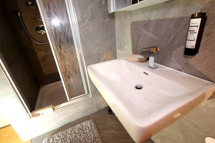 Double room with bathroom (1 double bed, 1 extra bed) in Zederhaus, Ski Amadé