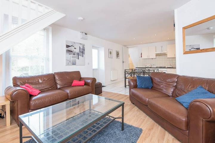 Cottage for 4 people, with terrace in Manorbier