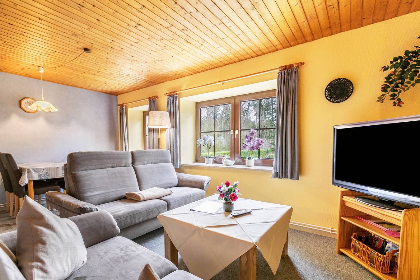 Ganze Wohnung, Ferienwohnung '2' mit gemeinsamer Terrasse und Wi-Fi in Ostrohe, Heide und Umgebung