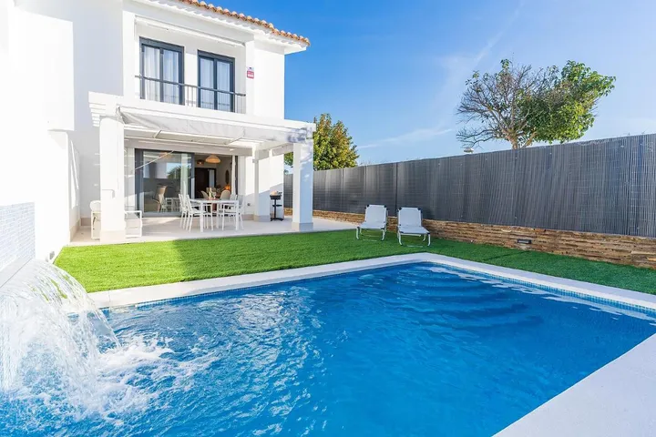 Casa de vacaciones para 10 personas, con jardín además de piscina y vistas, Se admiten mascotas - 1