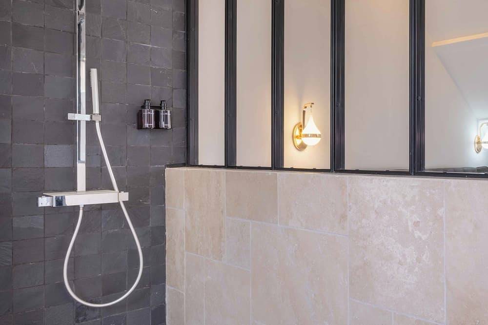 Villa Eau Loin with private spa and games room in Ver-sur-Launette, Río Oise