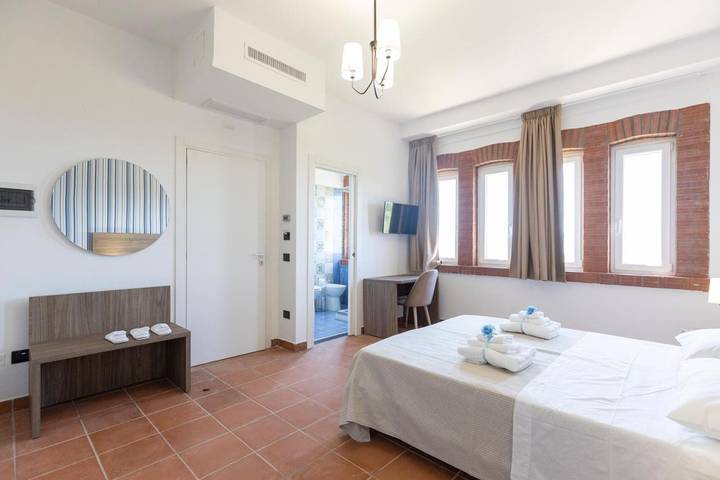 Casa vacanza, con Terrazza e Giardino nonché Piscina a Campagna