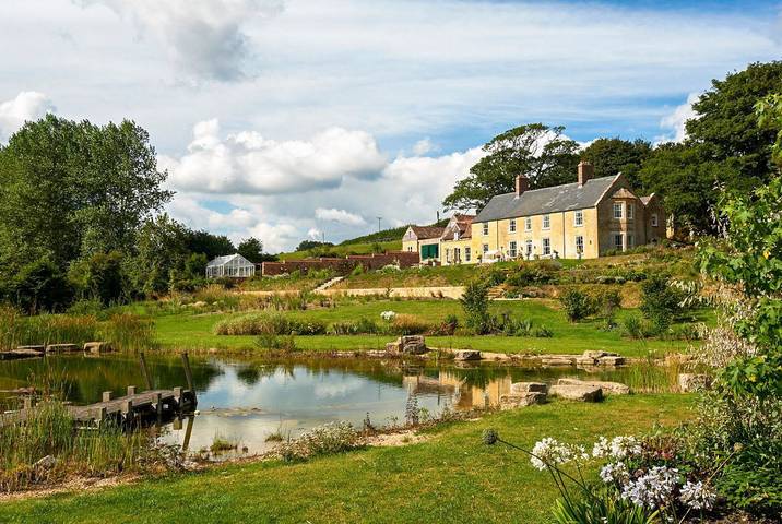 Villa for 20 people, with terrace and garden as well as sauna and hot tub in Dorset