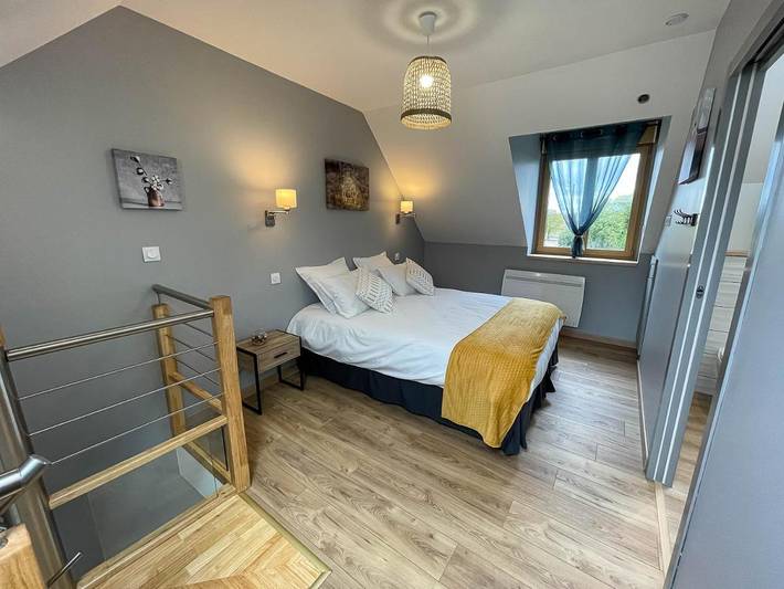 Location de vacances pour 4 personnes, avec Terrasse ainsi que Jardin et Vue dans Percey