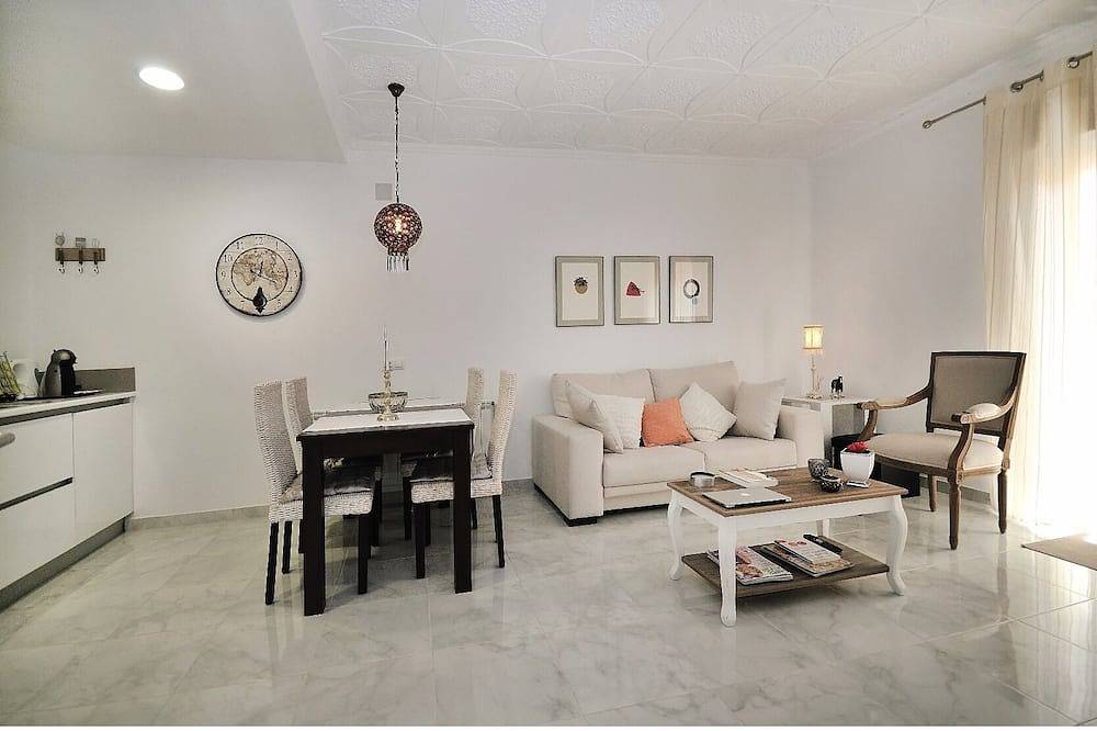 Entire apartment, Lovely Apartment In Girona City Centre 10 Minutes Walk To The Old Town in Girona, Gironès