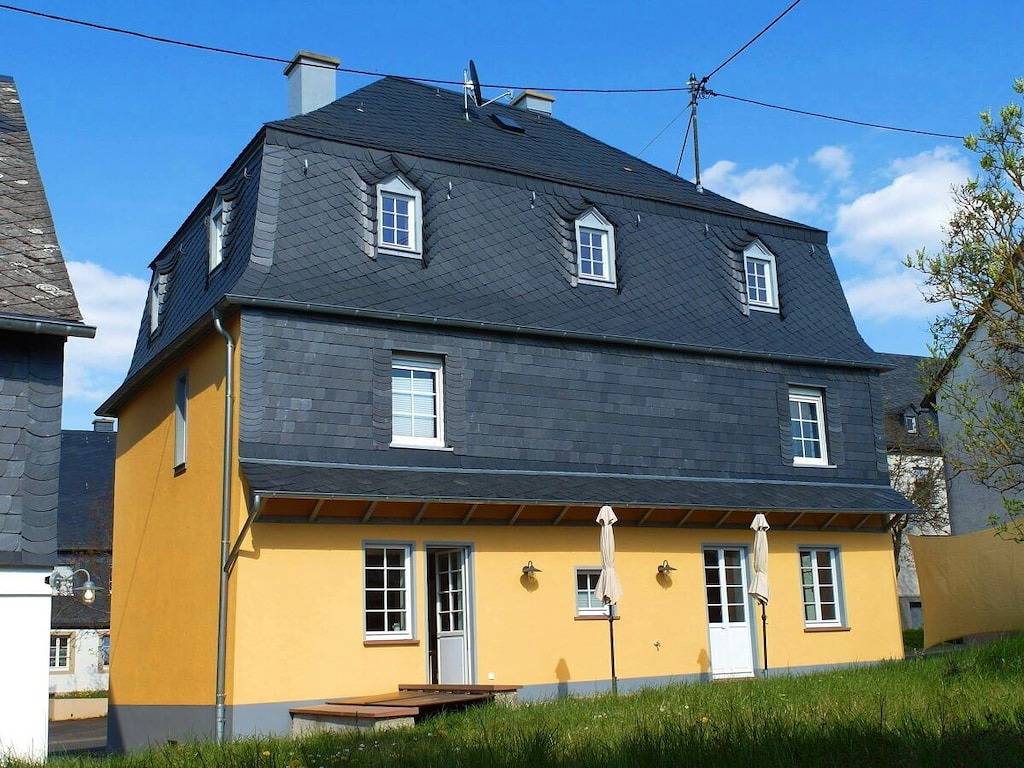 Das gelbe Ferienhaus in Irmenach, Bernkastel-Kues & Umgebung
