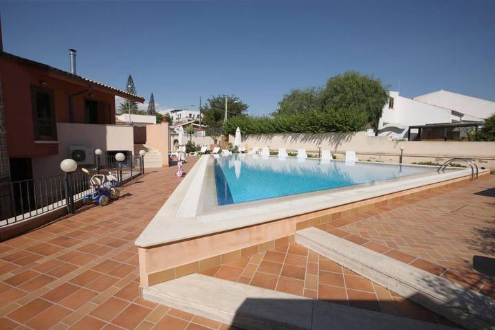 Gîte pour 2 personnes, avec piscine et jardin à San Leone - 3