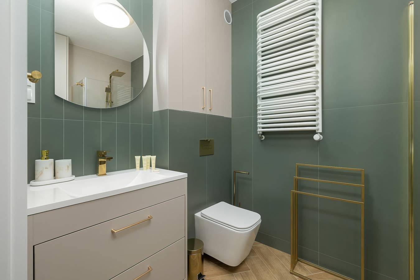 Ganze Wohnung, Stylish Apartment | Parking, Balcony, Air Conditioning in Rzeszów, Karpatenvorland