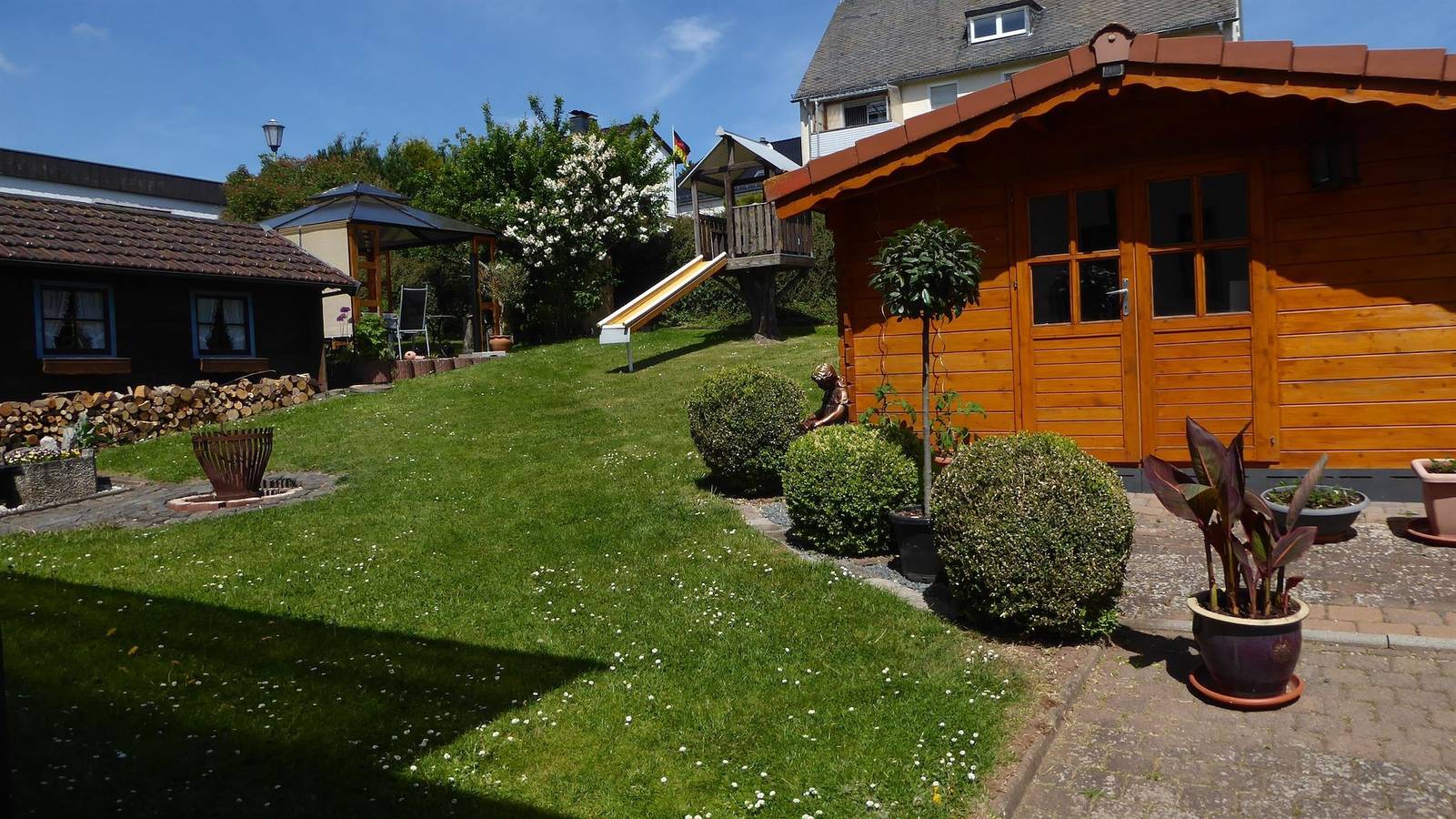 Geheel vakantieappartement, Ferienwohnung Gertrud Wieser in Lissendorf, Vulkaan-Eifel