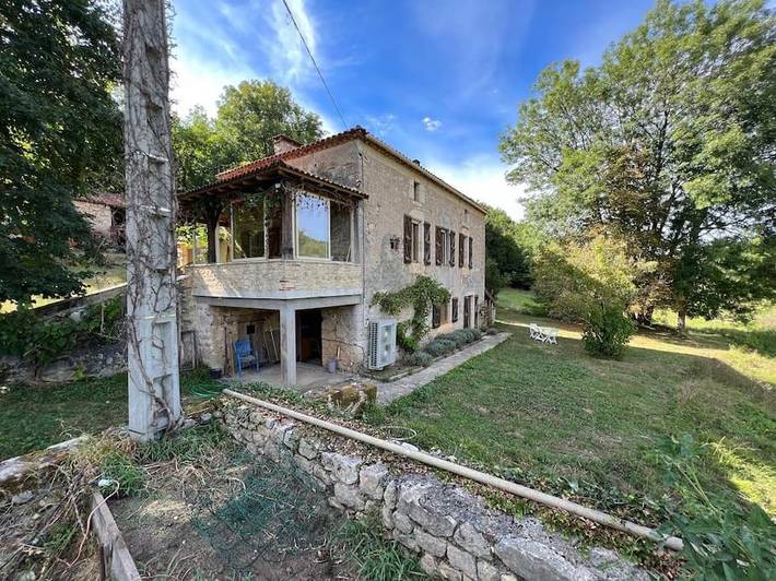 Gîte pour 2 personnes, avec Terrasse à Bélaye