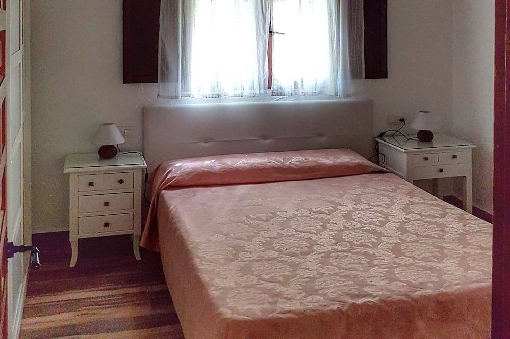 Casa Rural Con Jacuzzi - La Viriñuela in Galaroza, Sierra de Aracena y Picos de Aroche