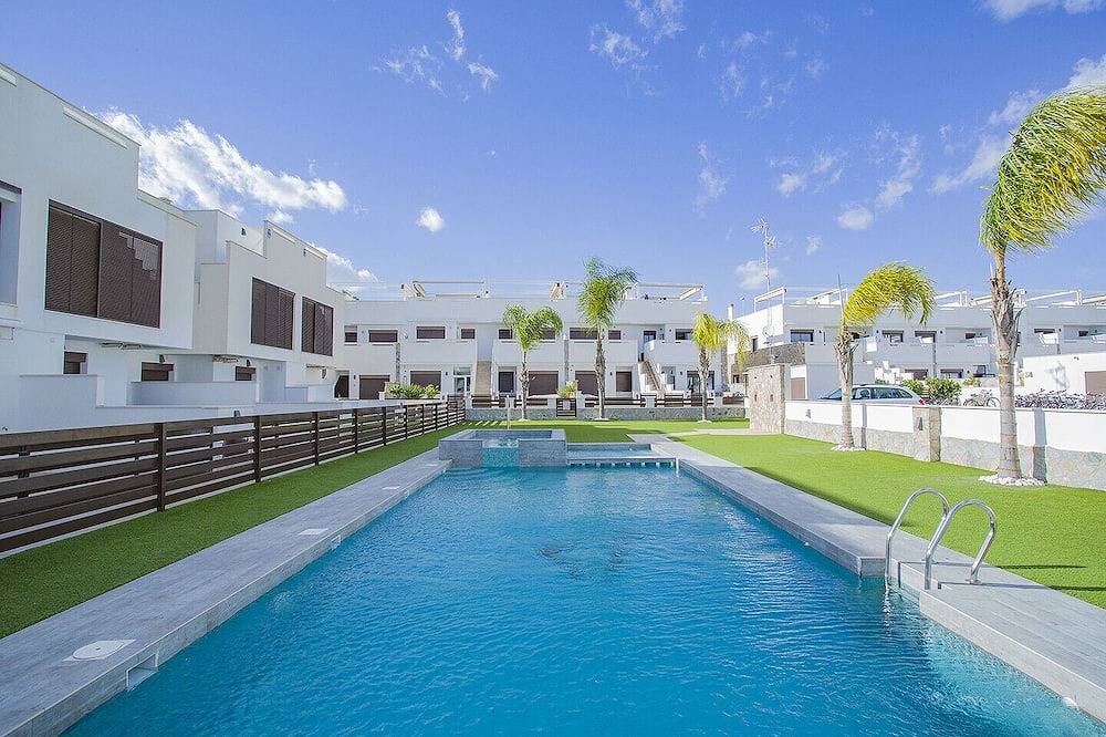 240 Lux Pool Home -Alicante Holiday in Torre de la Horadada, Pilar de la Horadada